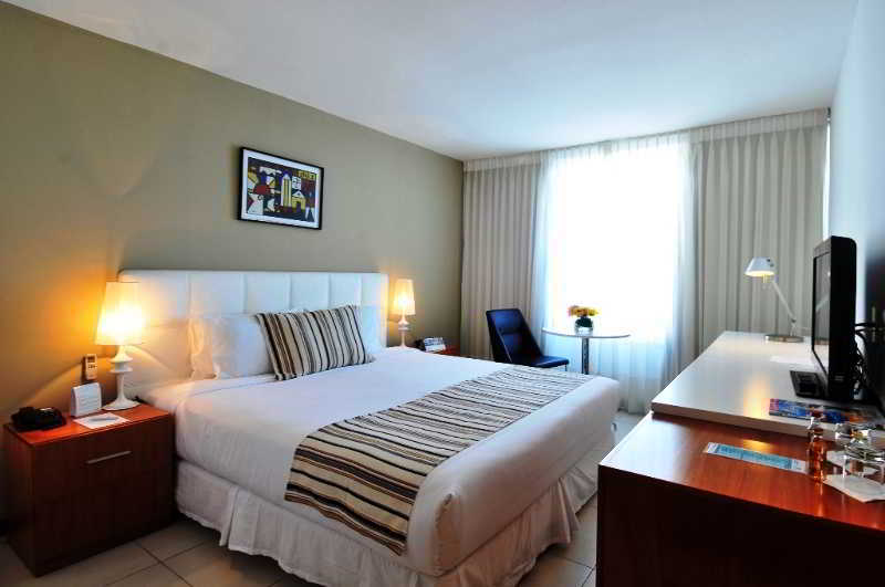 Hotel Real Colonia & 4*